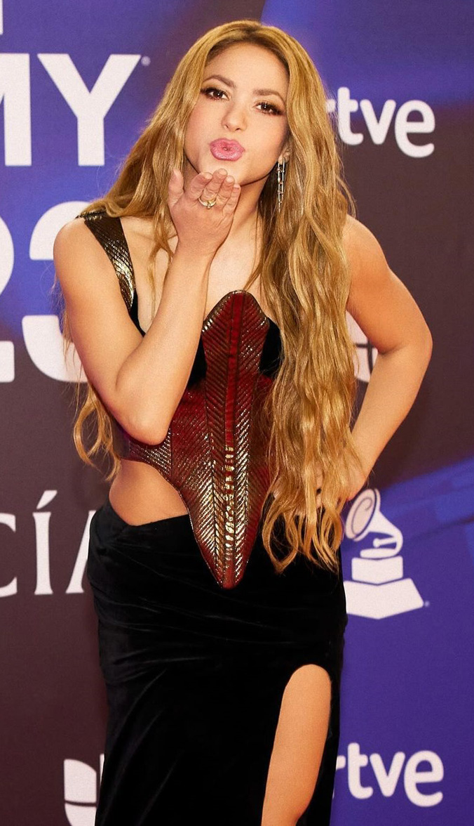 Hot Dance Singer Shakira
