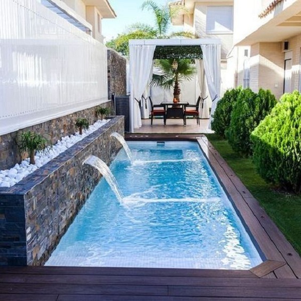 A Smart Sitting Area in a Small Backyard Pool Design