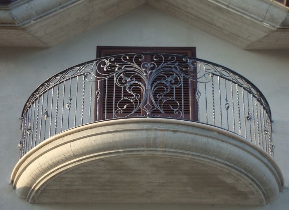 Round Balcony Railing Design