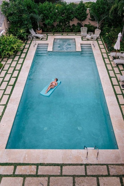 Embracing Minimalism in the Above Pool Design