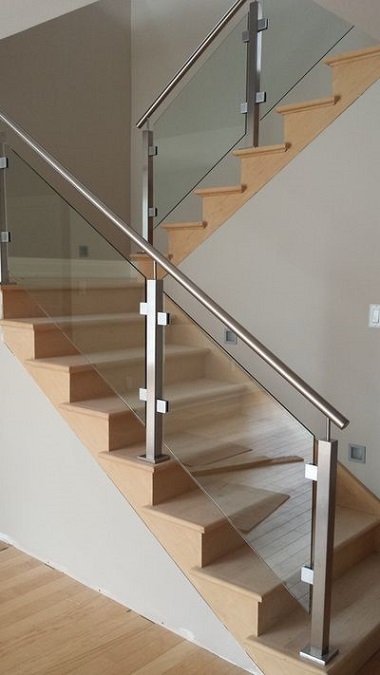 Step Railing Design In Steel And Glass
