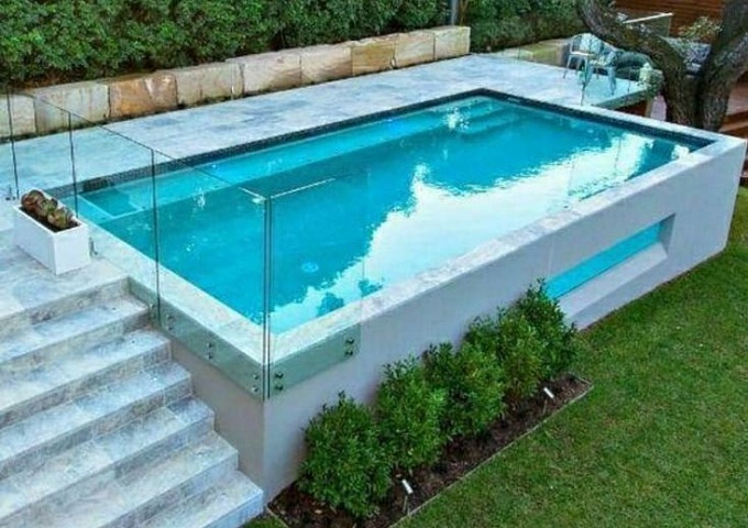Container Pool with Tiered Steps