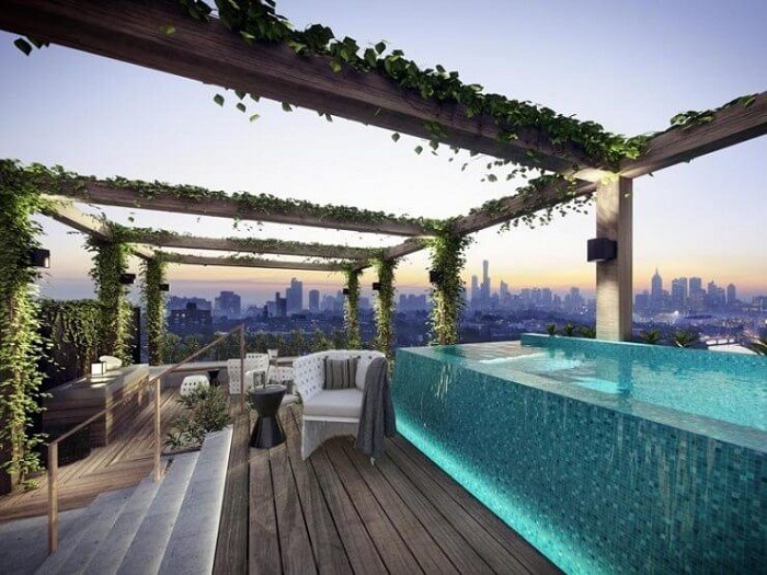 Infinity-edged Rooftop Swimming Pool