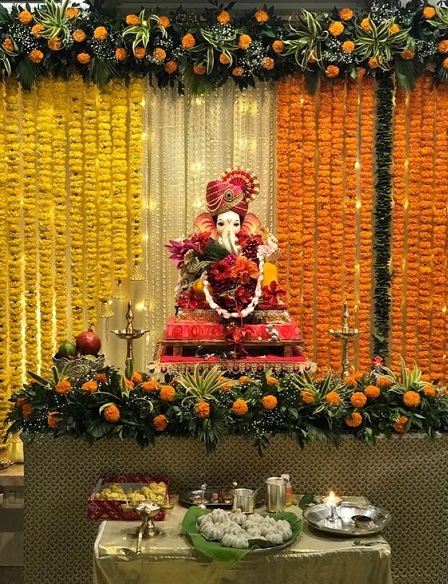 Ganesh Chaturthi 2018: Five easy ideas to decorate your Ganpati idol at  home | Religion News - The Indian Express