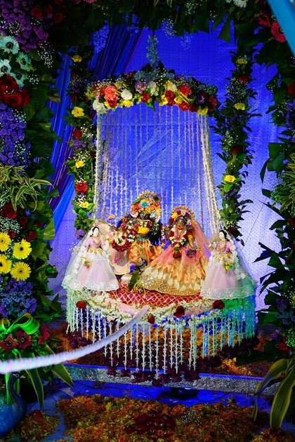 Radha Krishna Jhula Decoration