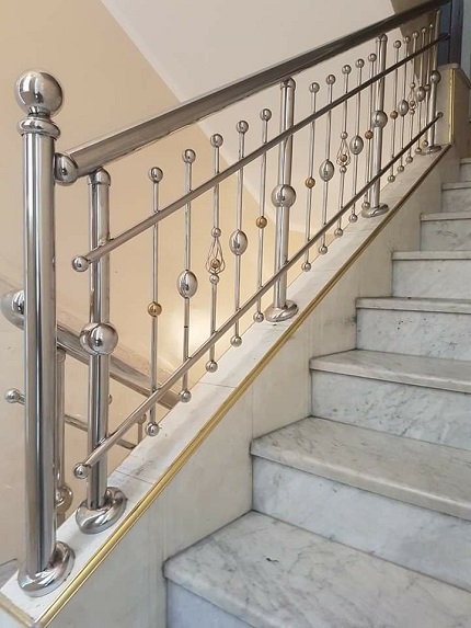 Simple Stairs Railing Designs In Steel