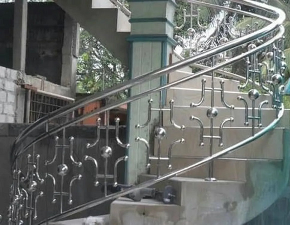 Steel Railing Step Design