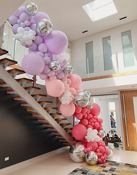 Staircase Balloon Decor Ideas