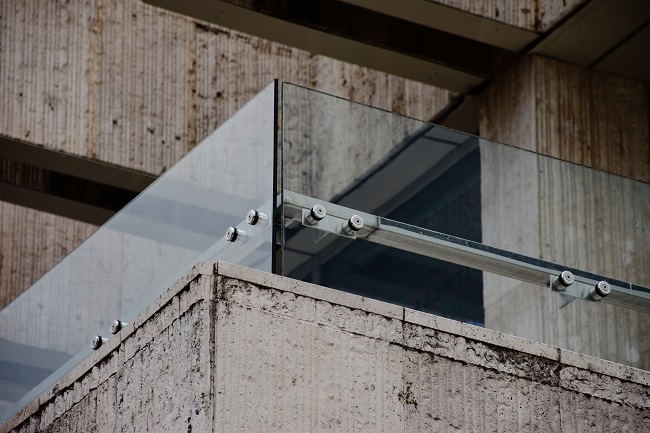 Balcony-Glass-Railing-Design1