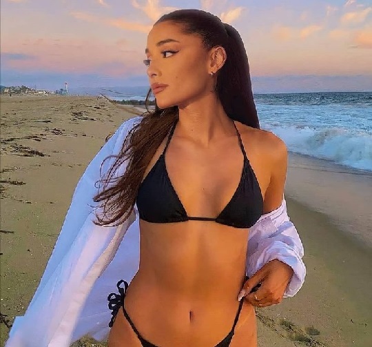Beautiful Ariana Grande On A Beach