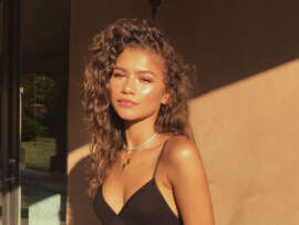 20 Pictures of Zendaya looking Hot in Fashionable Attire