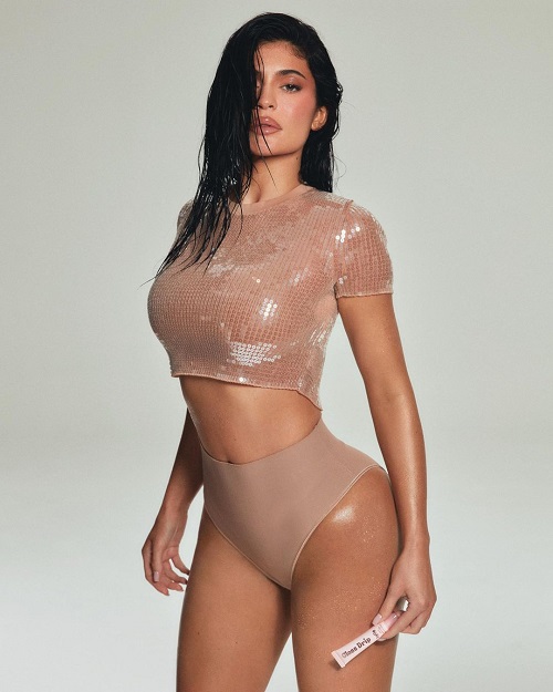 Kylie Jenner In Photoshoot