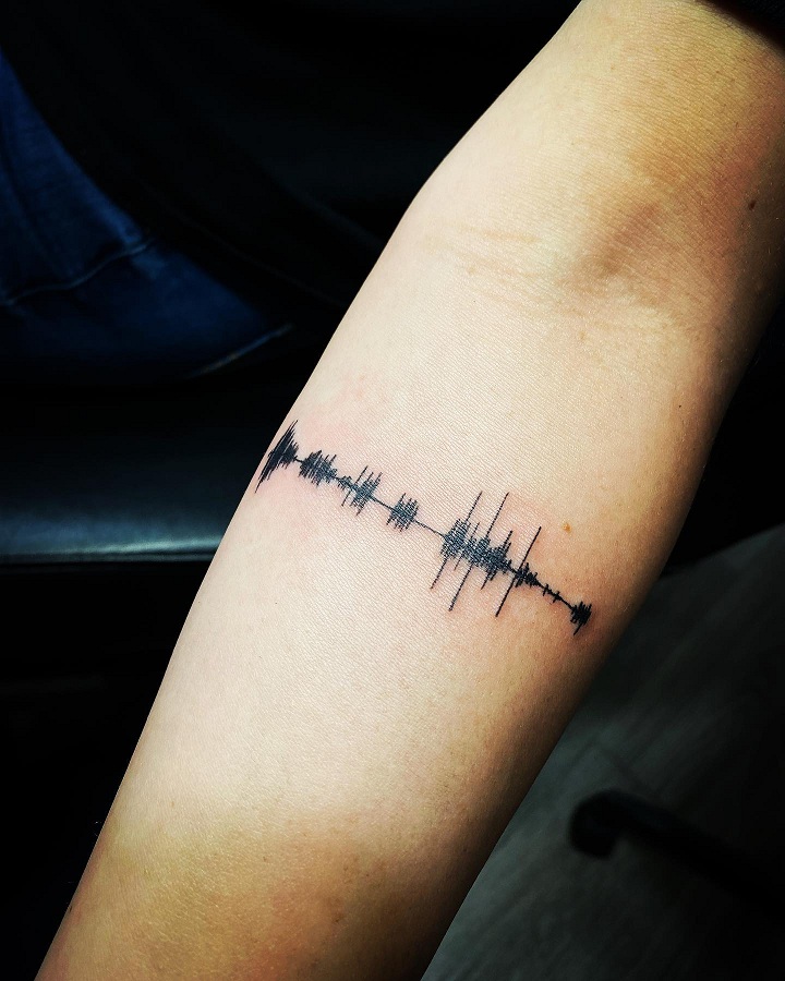 Armband Soundwave Tattoo