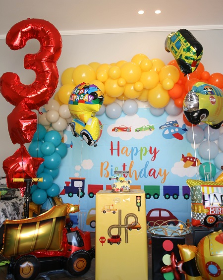 Car-Theme-Decoration-for-Birthday-Parties