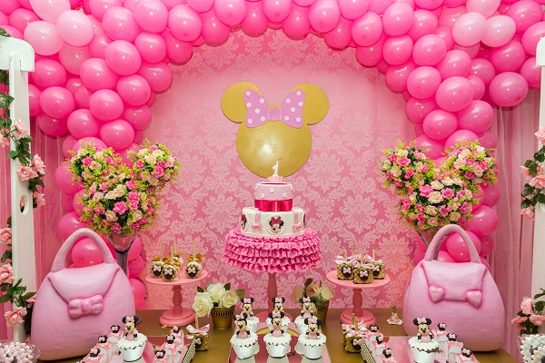 Minnie-Mouse-Birthday-Party-Decoration