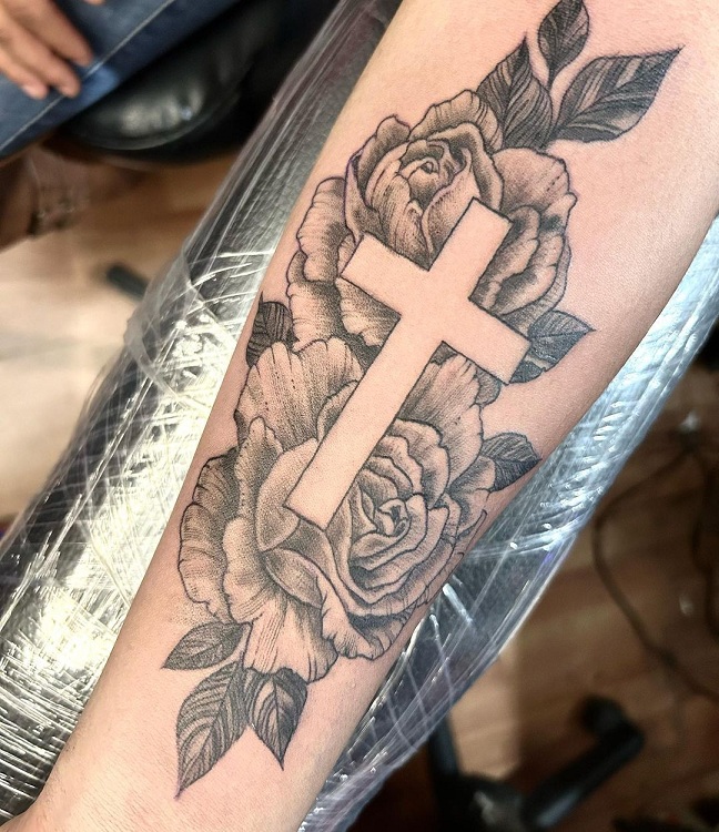 Really like the cross  Cross tattoos for women, Verse tattoos, Christian  tattoos