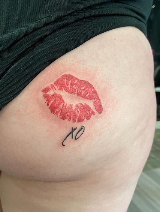 Sexy Lips Tattoo On The Butt