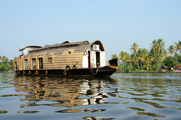 Alleppey, the best place to go for a honeymoon in January in India