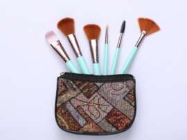 10 Best Travel Makeup Brushes Available In 2024
