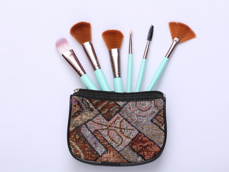 Best Travel Makeup Brushes