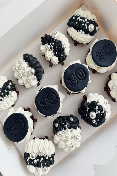 Black And White Cupcake Design