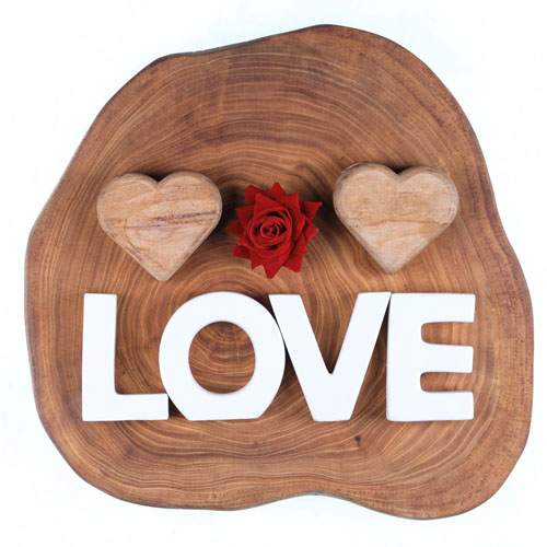 Wooden Valentine Decorations For Natural Charm